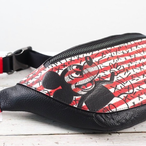 Authentic COACH Pebbled leather Mickey mousse Keith Disney 2 zips belt bag - Picture 16 of 16